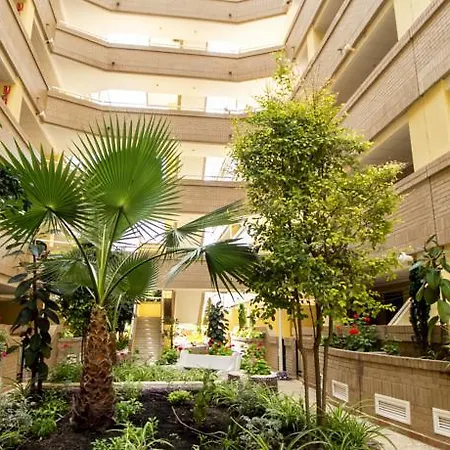 Be Mediterraneo Apartmán *